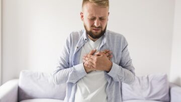 naturalherbsclinic-heartburn-5273873_1280