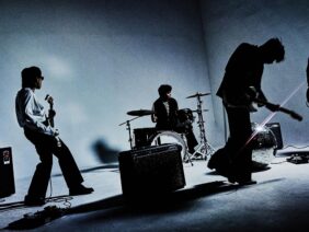 THE PUBLISH – มหานครกระจกเงา